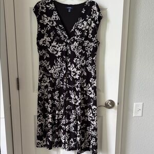 Chaps Black & White Floral Twist-Front Midi Dress